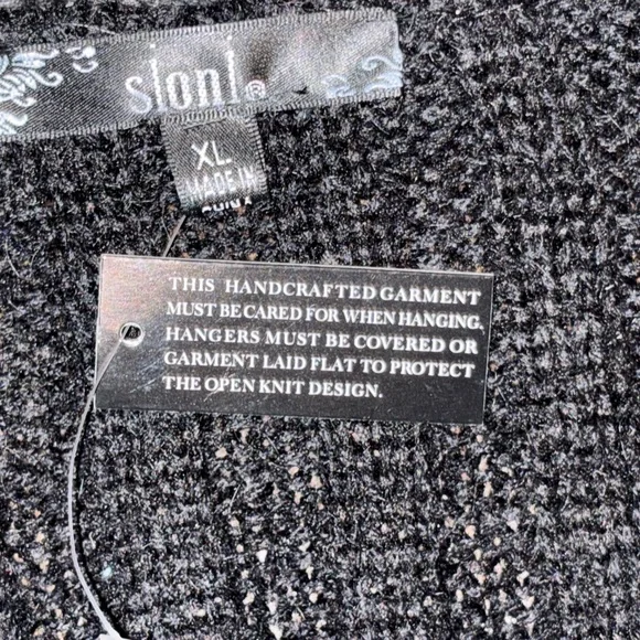 Sioni Black and Gray Quilted Cardigan - Picture 9 of 10